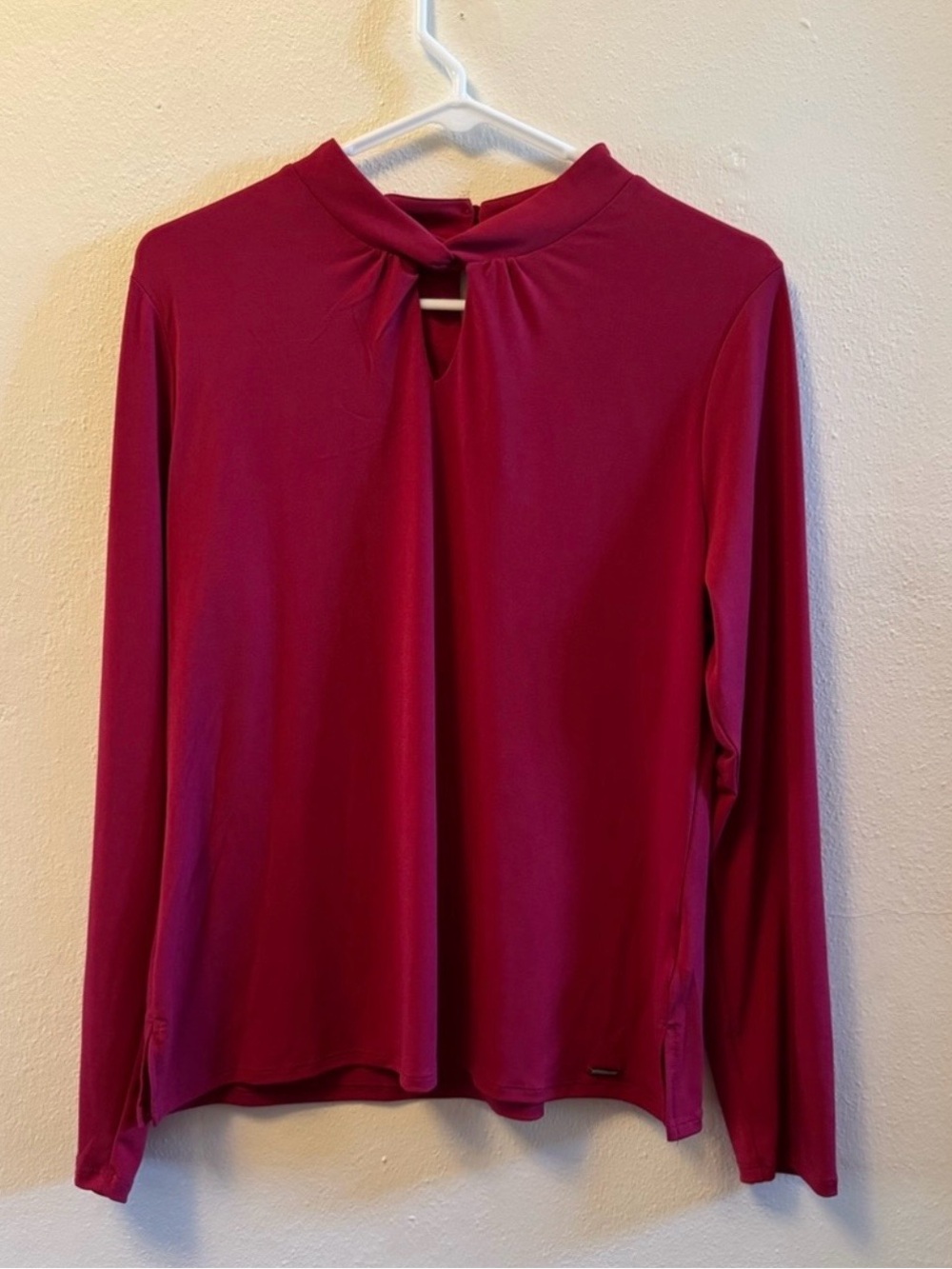 Calvin Klein Twist Neck Keyhole Blouse Long Sleeve Magenta Raspberry Size M